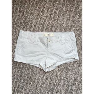Hollister Women Kaki Short Shorts